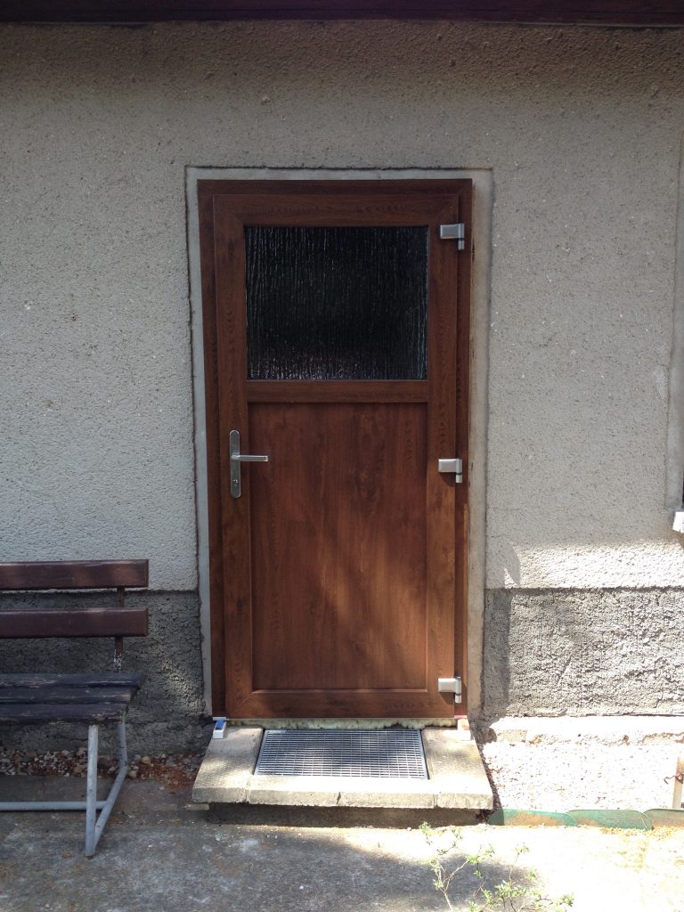 Nebeneingangstür – Kunstoff | Tischlerei Schäfer